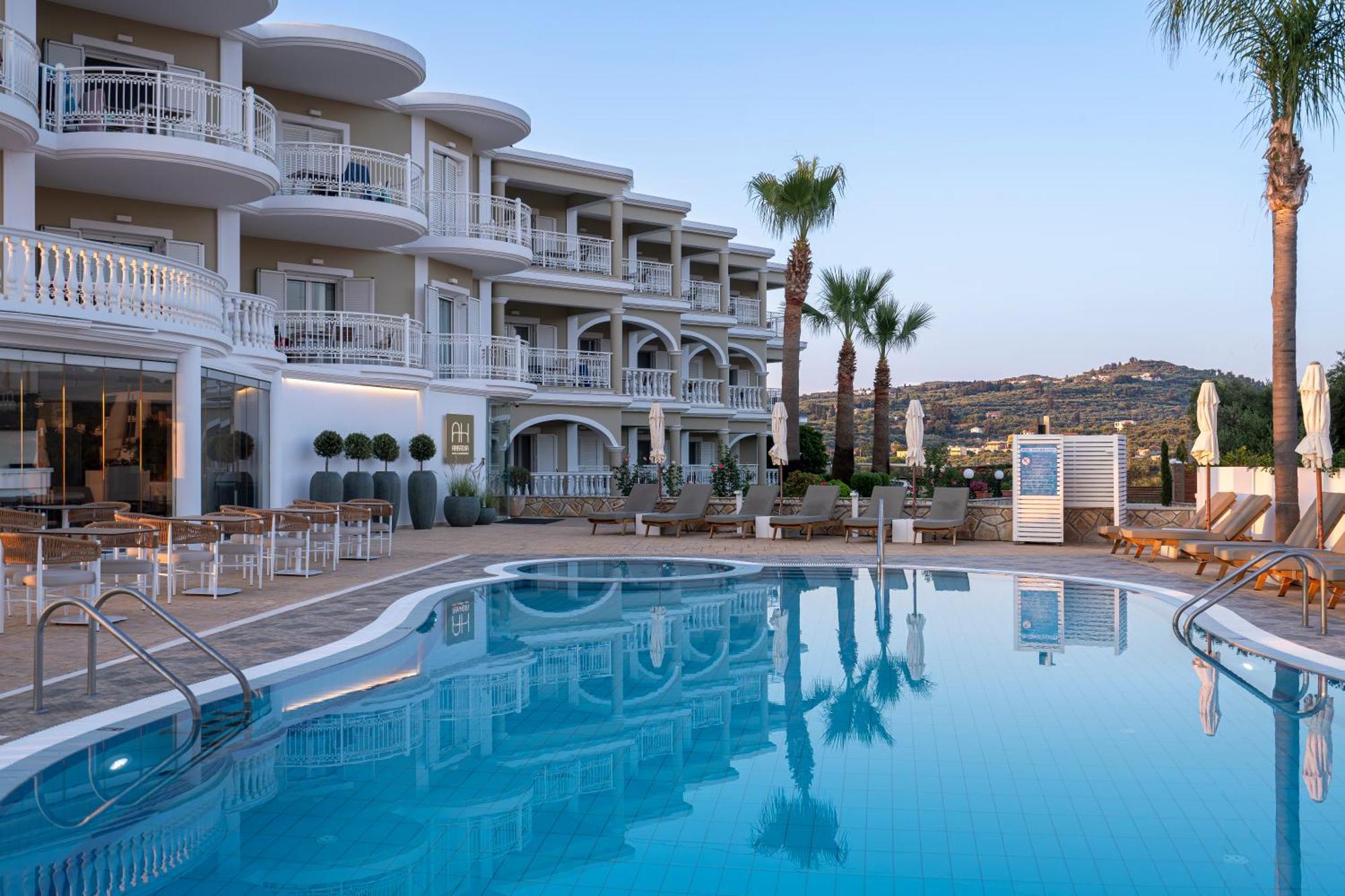 Arkadia Hotel Kypseli Bagian luar foto