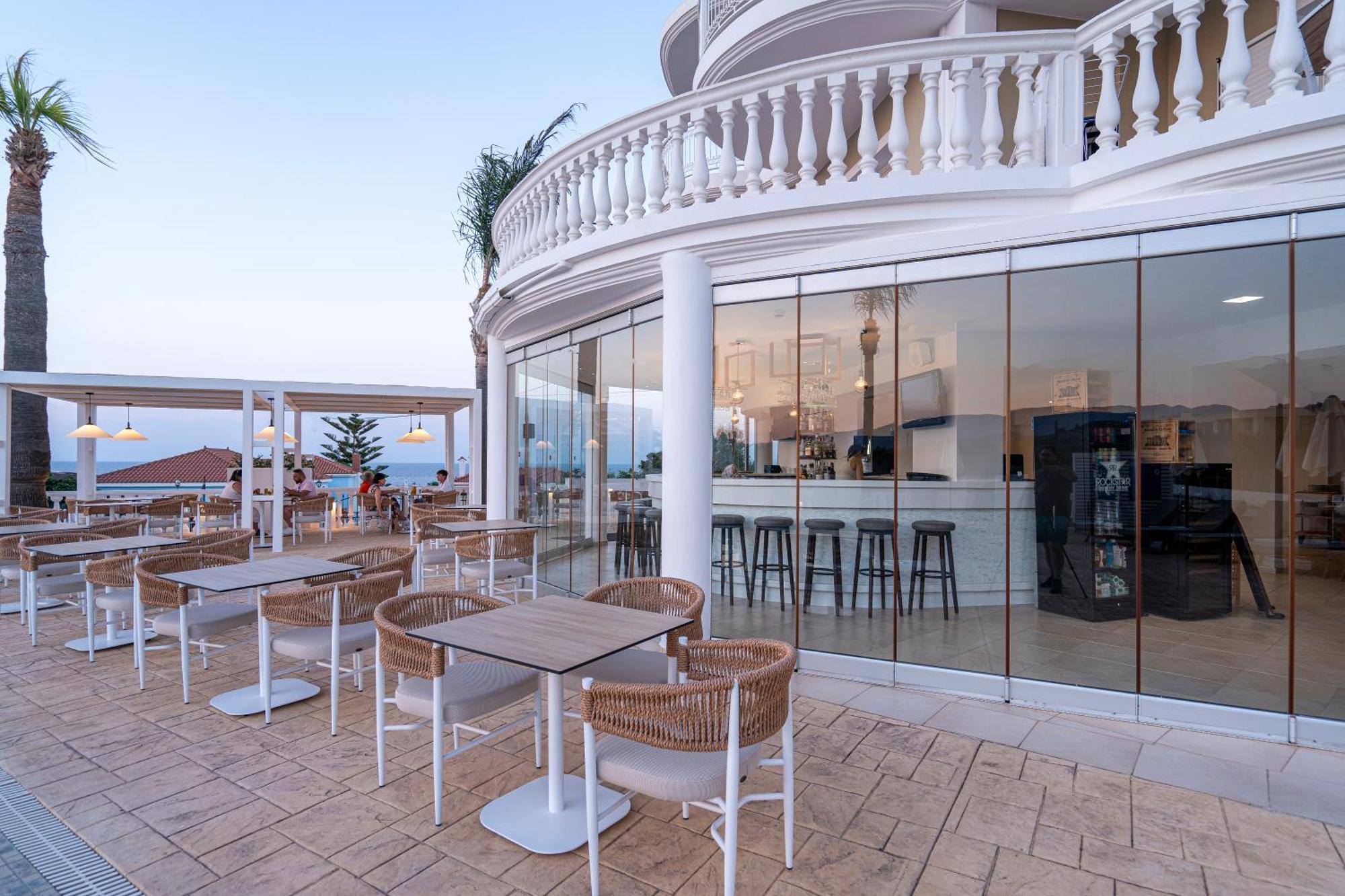 Arkadia Hotel Kypseli Bagian luar foto