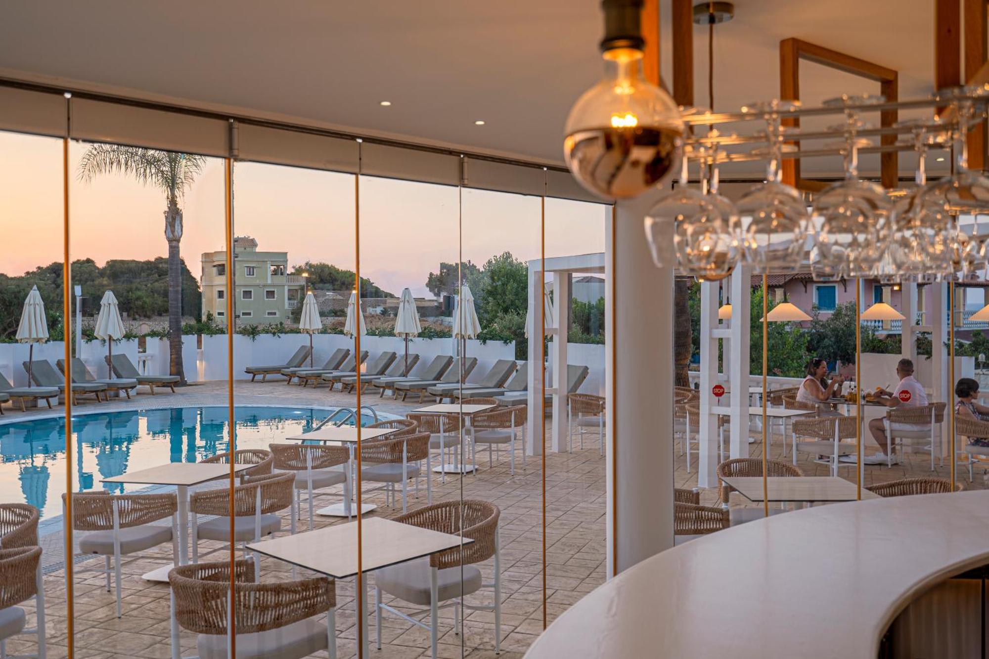 Arkadia Hotel Kypseli Bagian luar foto