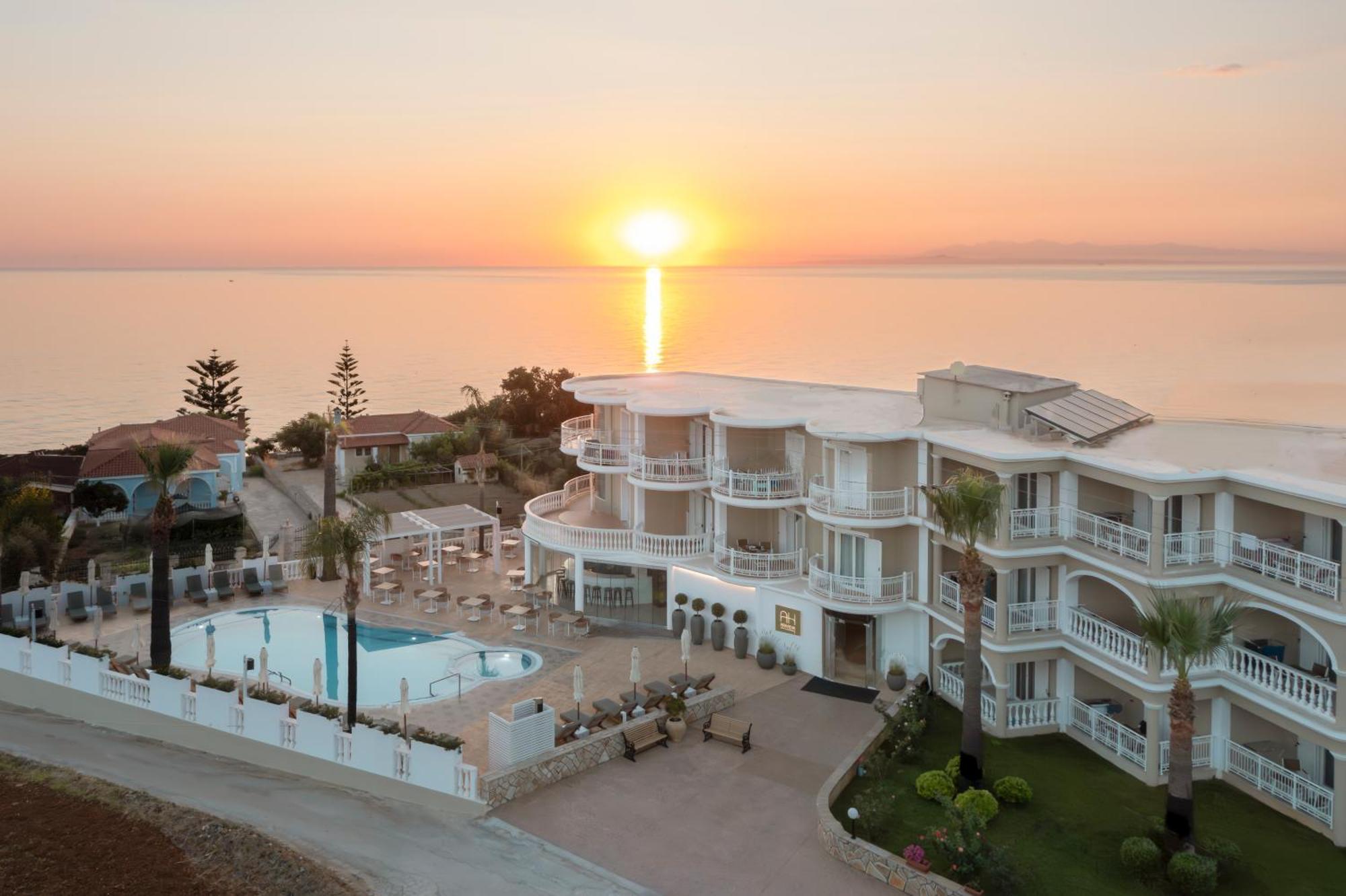 Arkadia Hotel Kypseli Bagian luar foto